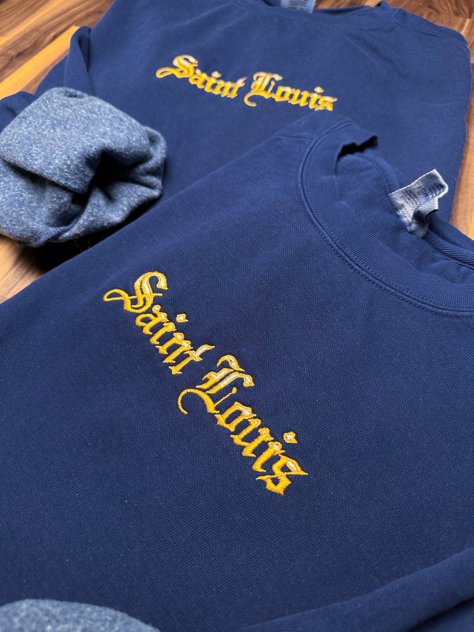 Sample - Saint Louis Embroidered Sweatshirt - Imperfect