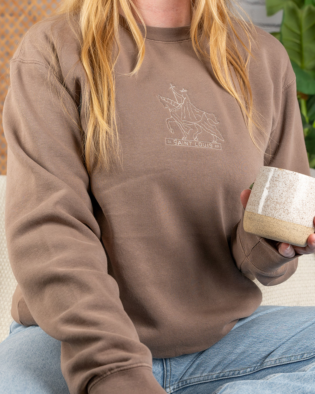 Lindell Saint Louis statue art hill brown pigment vintage sweatshirt
