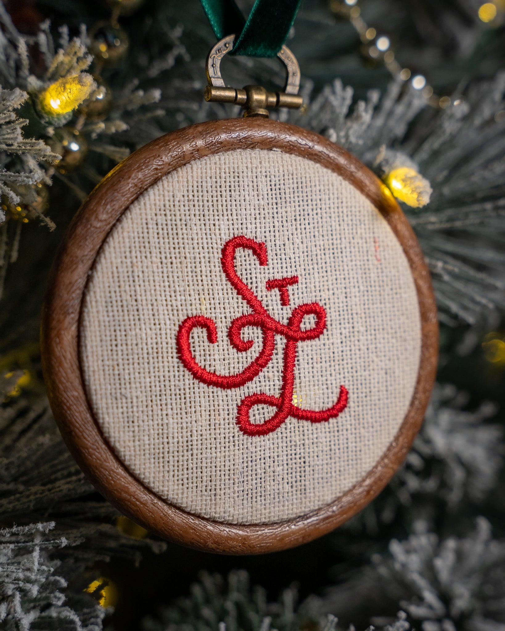 St Louis embroidered ornament set arch fleur de lis stl