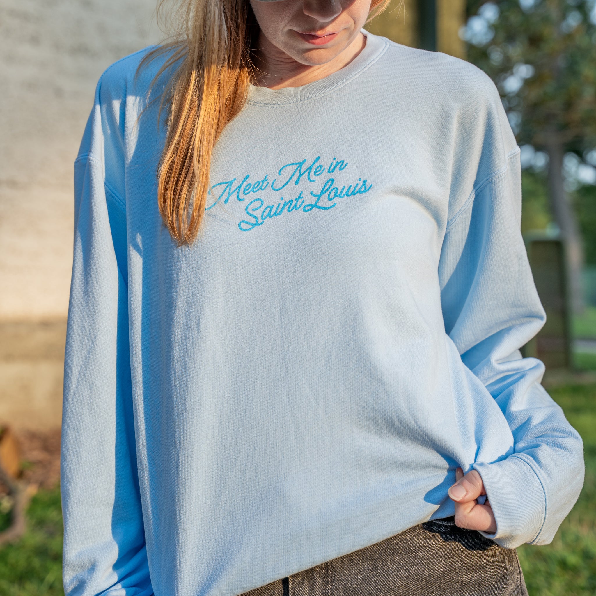 meet me in st Louis blue lightweight crewneck 100% cotton comfort colors